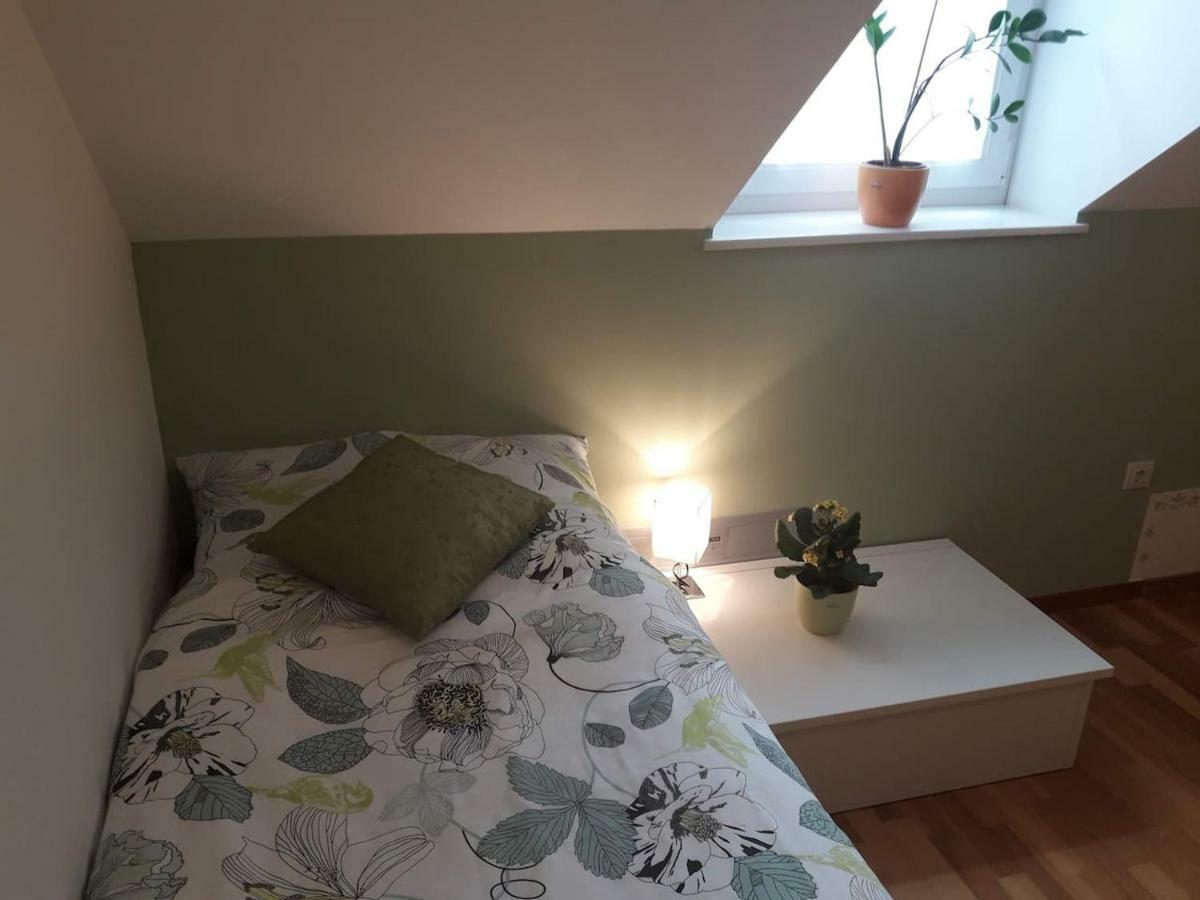 Natasha'S Garden House Apartment Dol pri Ljubljani ภายนอก รูปภาพ