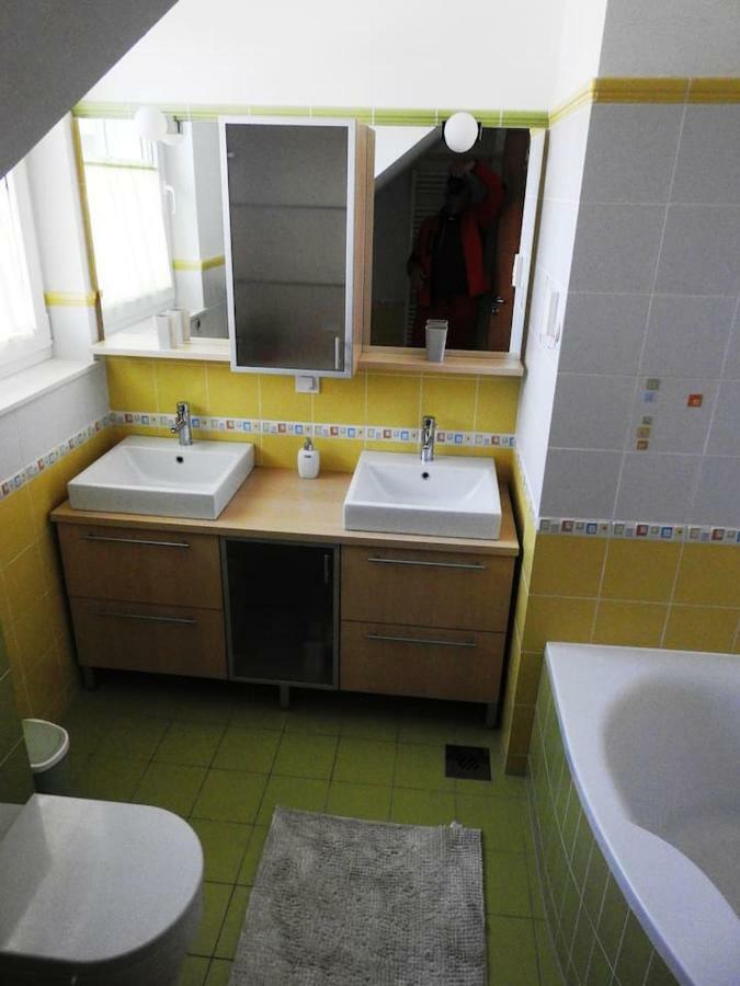 Natasha'S Garden House Apartment Dol pri Ljubljani ภายนอก รูปภาพ