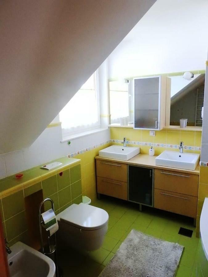Natasha'S Garden House Apartment Dol pri Ljubljani ภายนอก รูปภาพ